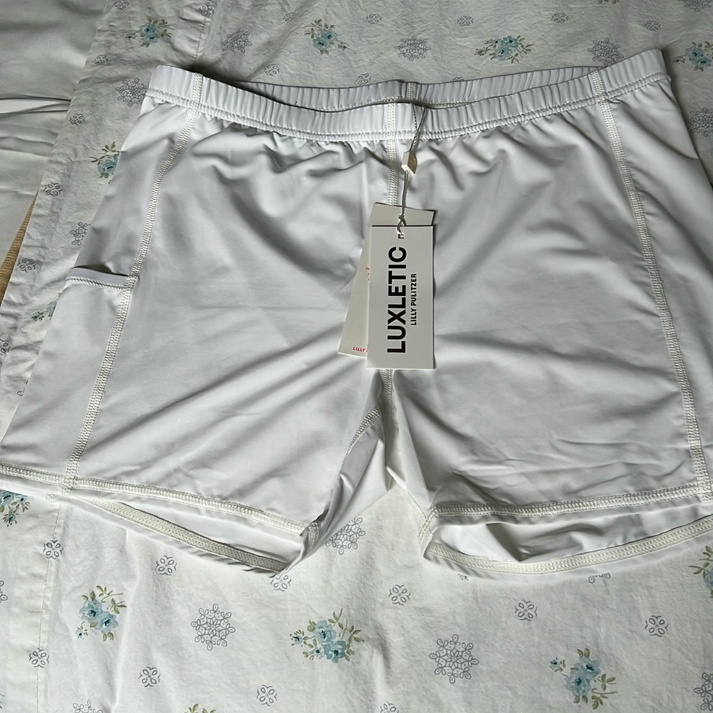 Lilly Pulitzer Luxletic Shorts Medium NWT